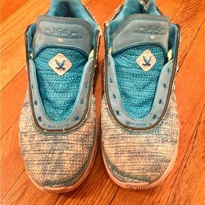 Kids LeBron Sneakers (6Y)